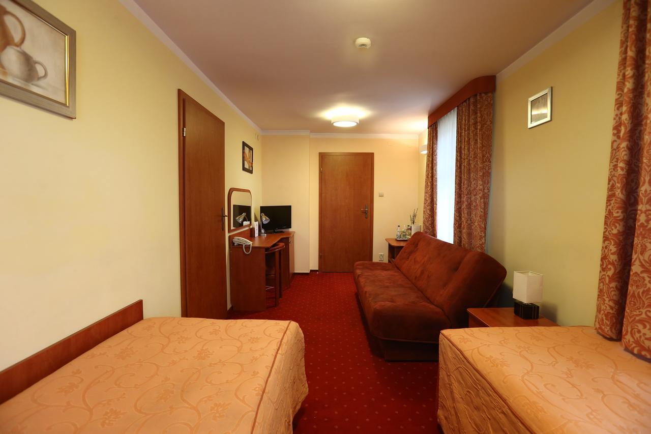 Hotel Korona Ciechanów Habitación foto