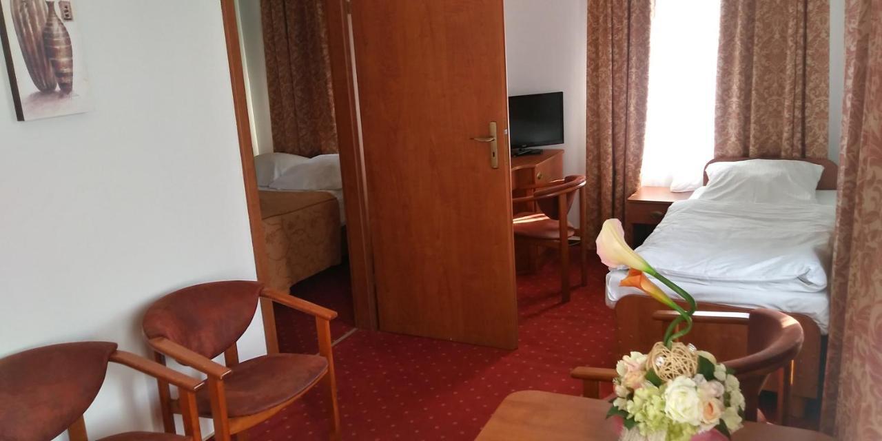 Hotel Korona Ciechanów Exterior foto