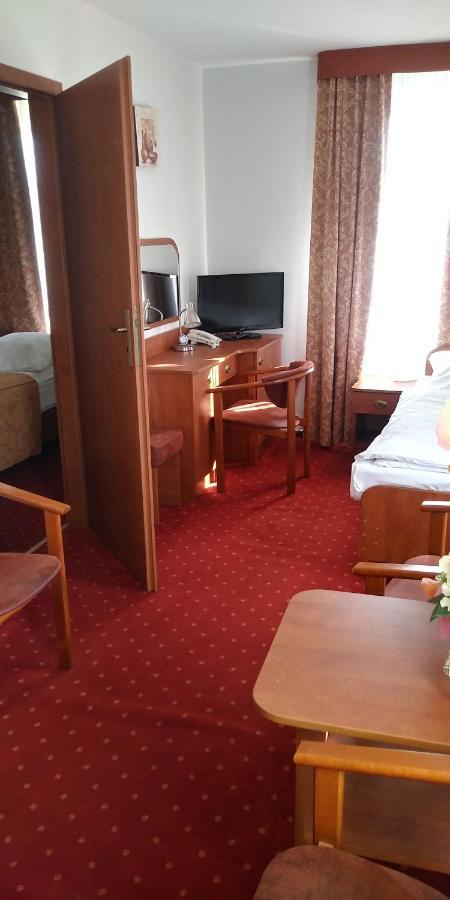 Hotel Korona Ciechanów Exterior foto